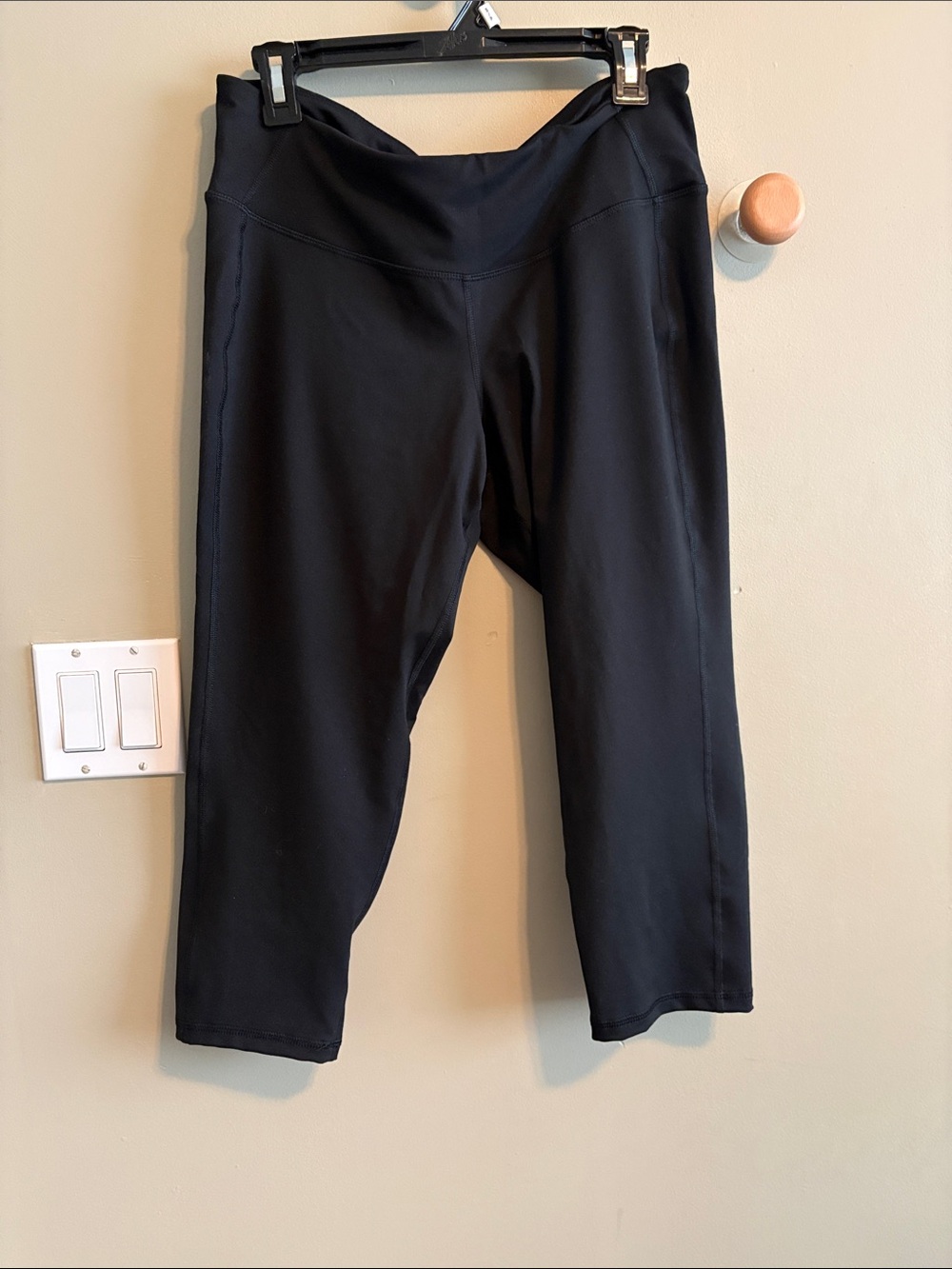 Old Navy Black Capri Active Leggings